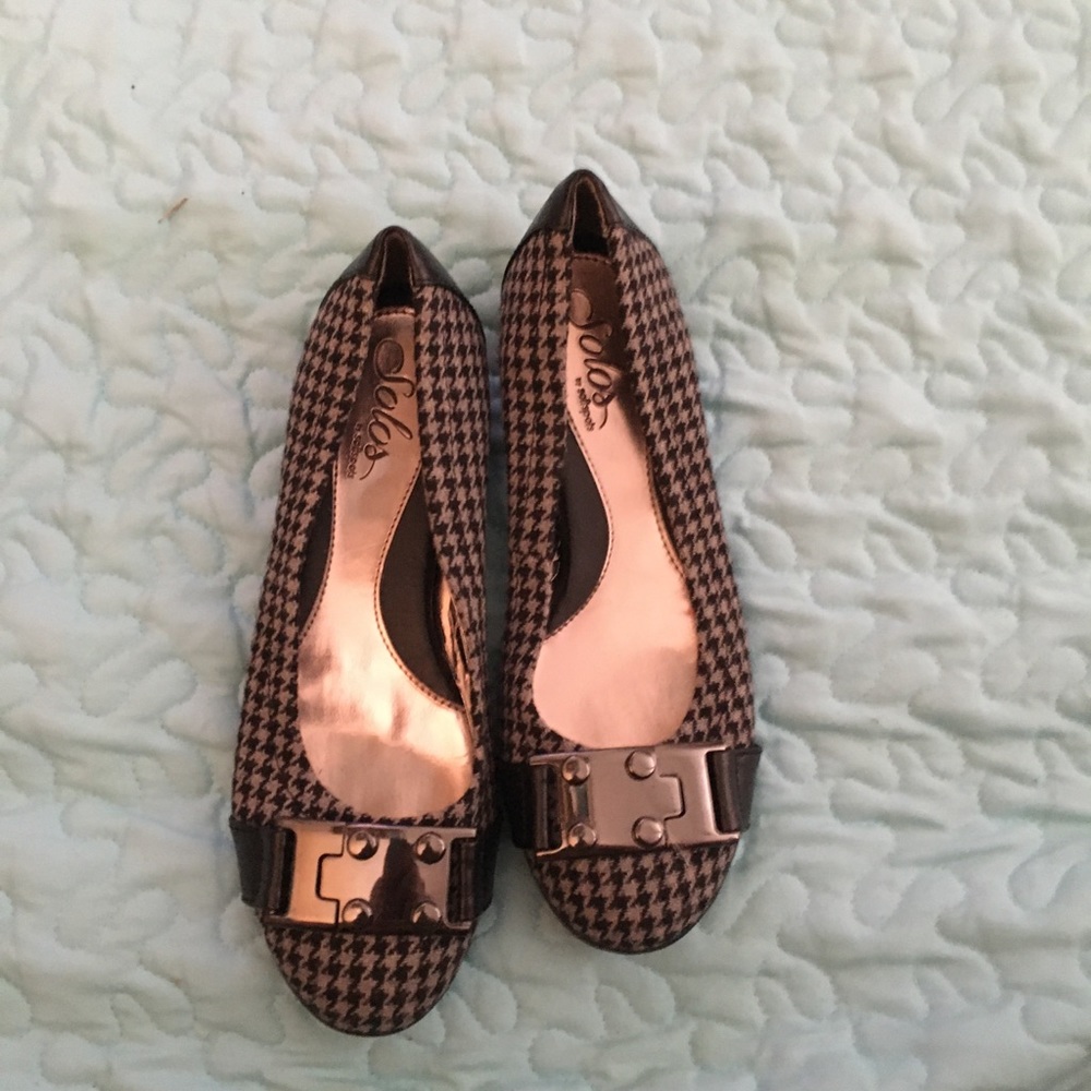 Solos women’s size 6 dress flats